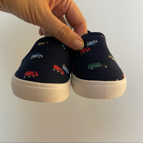 Carter’s size 5 new boys slip on navy with cars cute patterned shoes - Picture 3 of 7